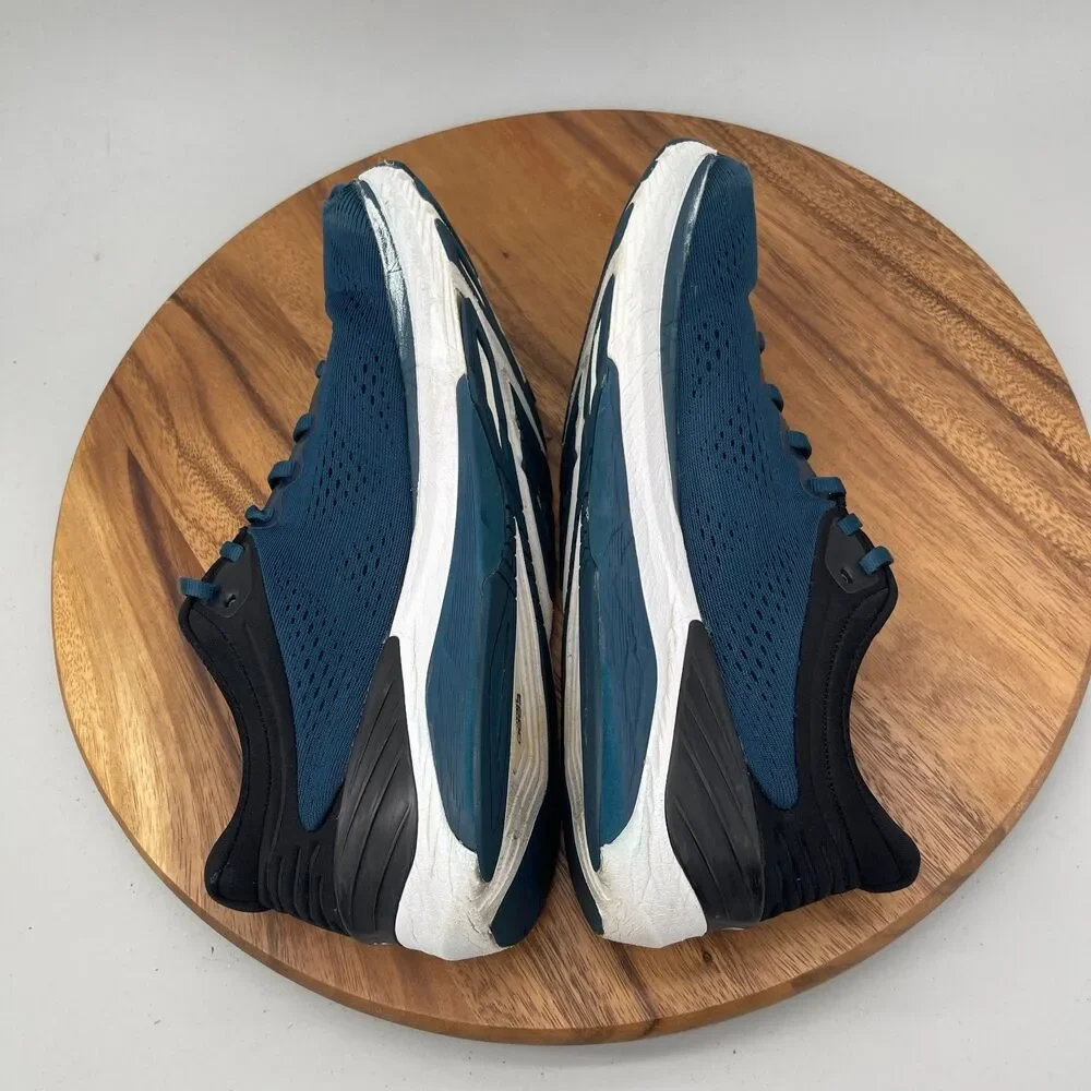 Topo athletic ultrafly
